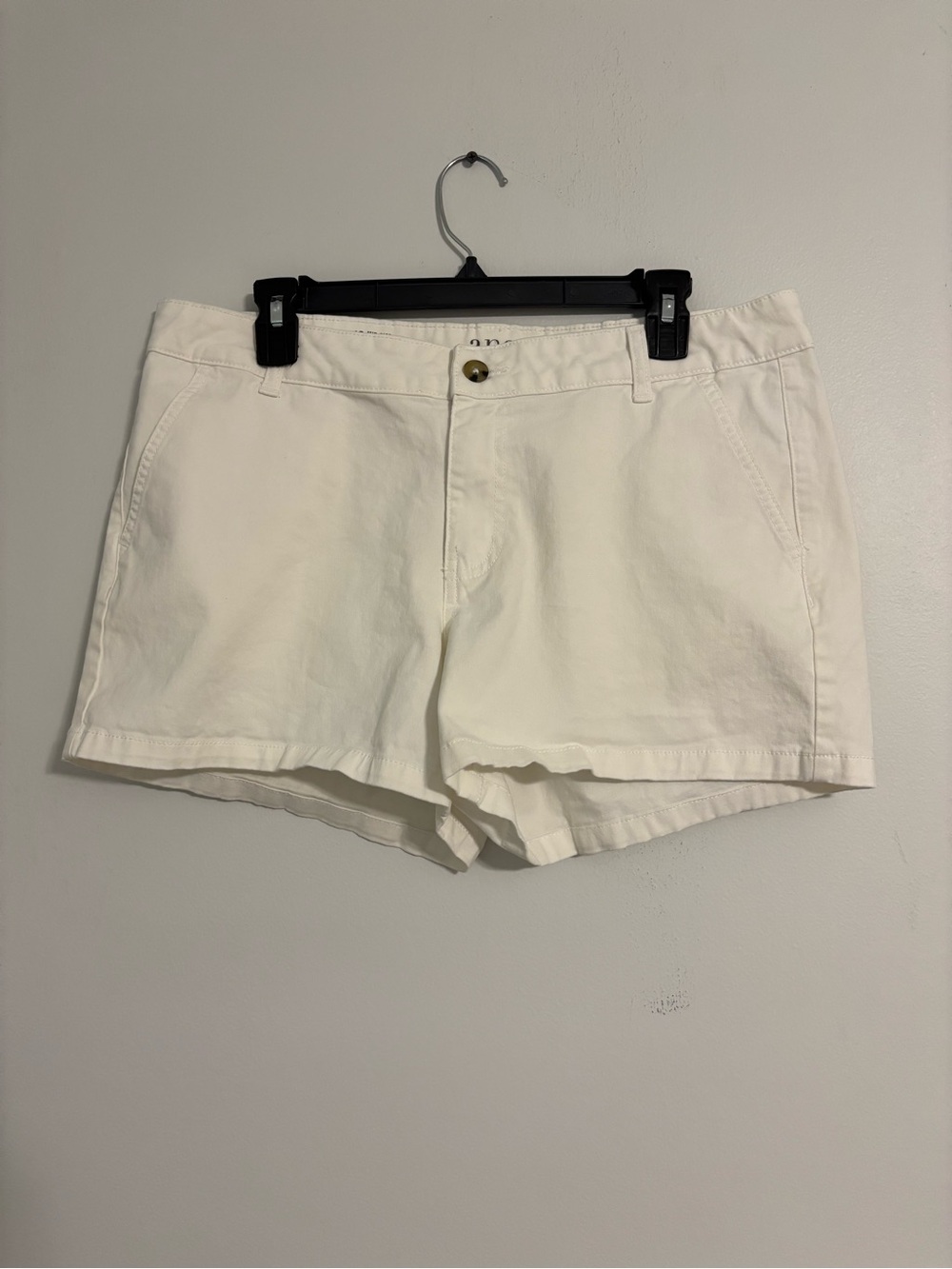 a.n.a A New Approach White Twill Shorts - Women’s Size 12 - Picture 9 of 15